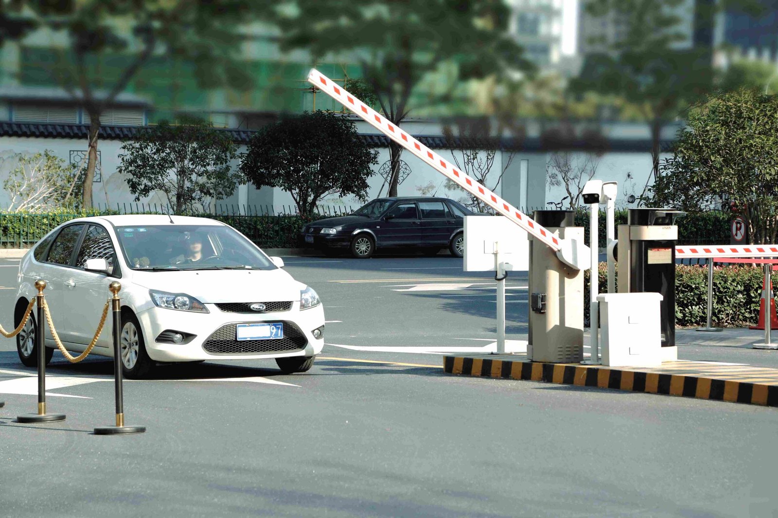 UHF RFID 기술이 출석 관리 및 차량 출입 통제를 혁신하는 이유는 무엇일까요?
